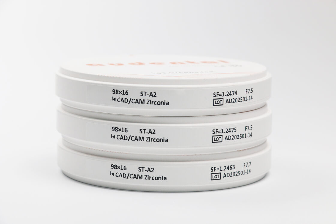 Pre-shaded Zirconia Block Zapewniający Jednolitą Dokładność Koloru i Wysoką Przezierność dla Naturalnie Wyglądających Odbudów Stomatologicznych